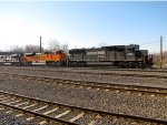 NS 2521 and BNSF 9280